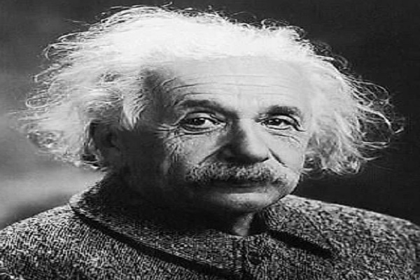 Síndrome del cabello impeinable - Retrato de Albert Einstein con cabello blanco y esponjado