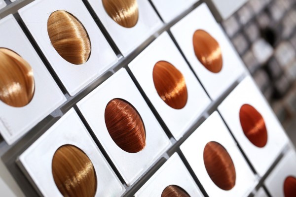 muestras de tonos de cabello con tintes naturales para el cabello tras el injerto capilar